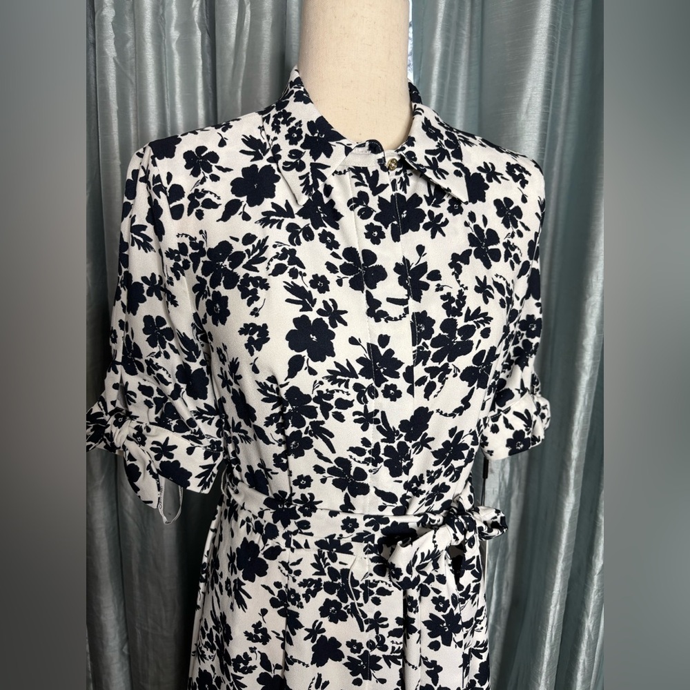 Calvin Klein Black and White Floral Dress NWT SIZE 6 - Picture 3 of 15